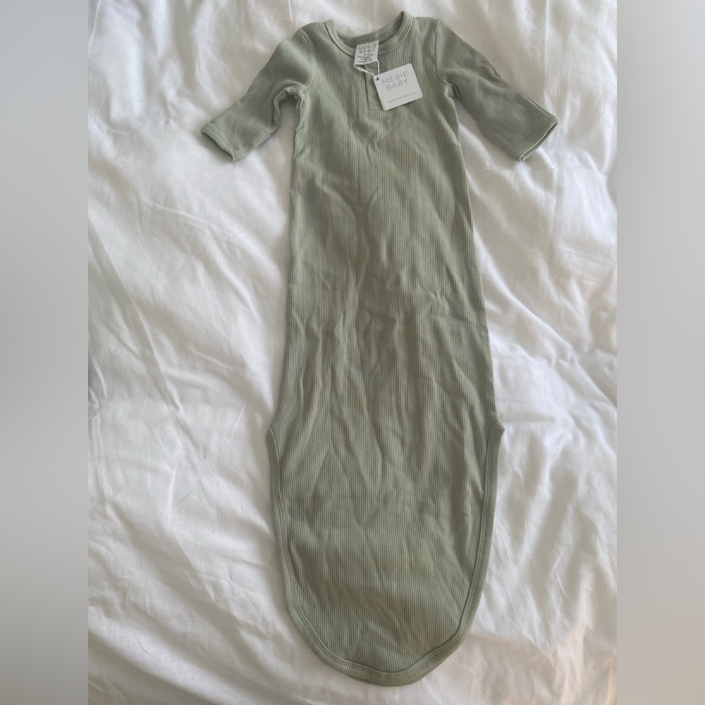 MEBIE BABY
Organic Ribbed Knot Gown
